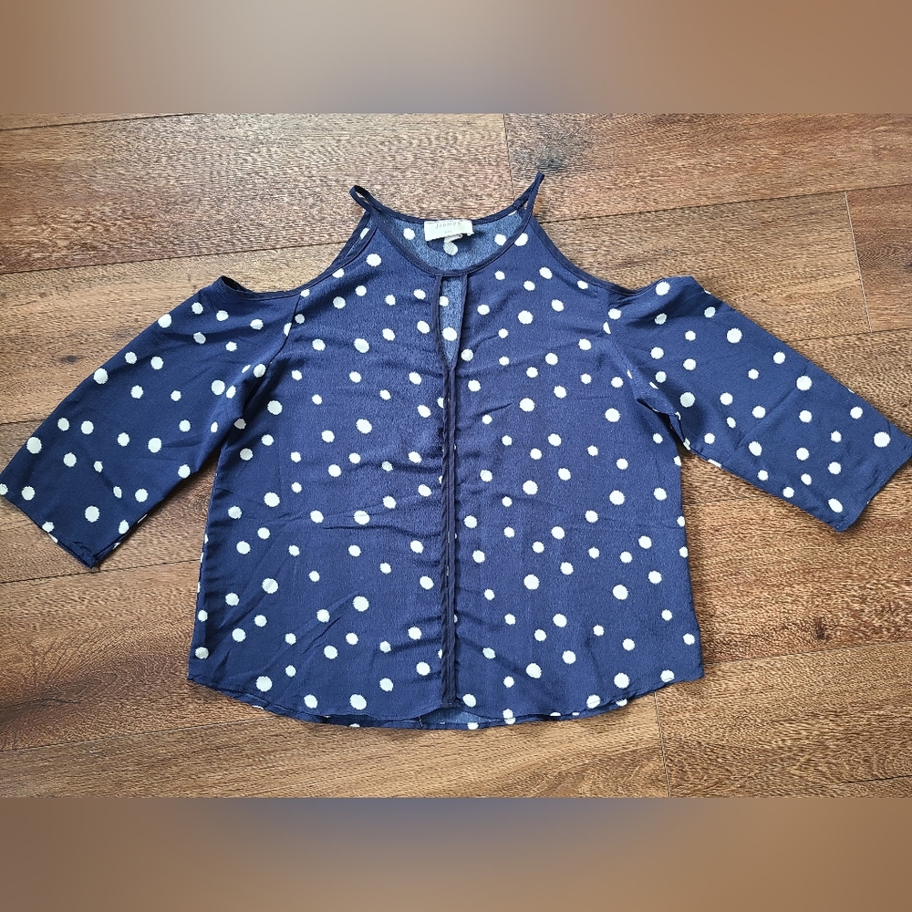 Joompy Blue & White Polka Dot Cut Out Shoulder Top sz L